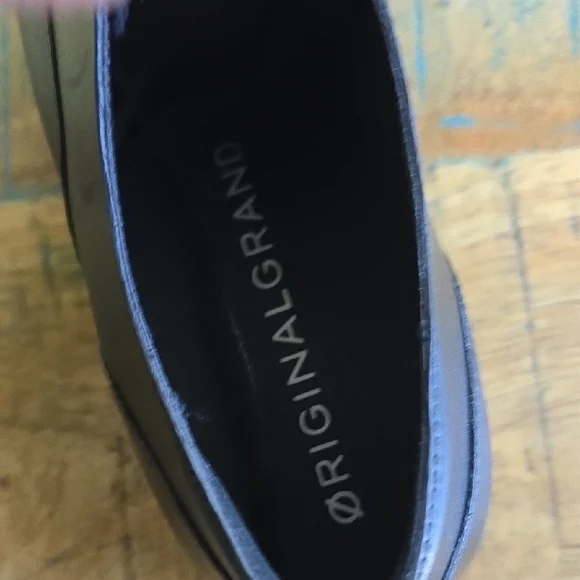 Cole Haan Men's Classic Black Oxfords - Picture 4 of 8